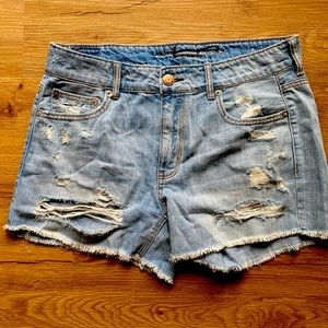 American Eagle Tomgirl Midi Jean shorts